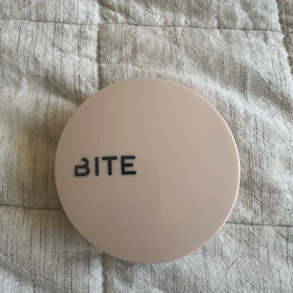 Bite Beauty Changemaker powder nwob